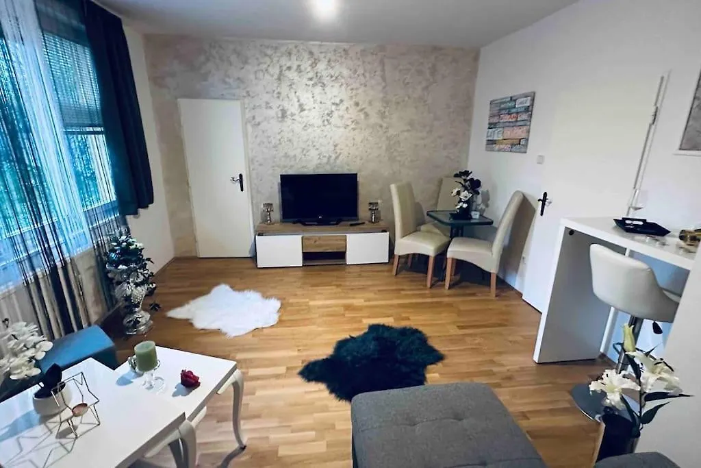12-Fratelli Apartments Schloss Schonbrunn 10 To City Vienna Austria