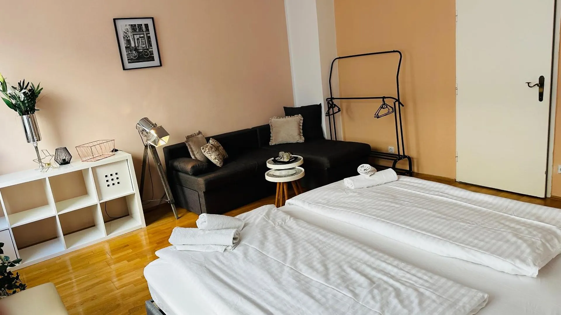12-Fratelli Apartments Schloss Schonbrunn 10 To City Vienna 0*,  Austria